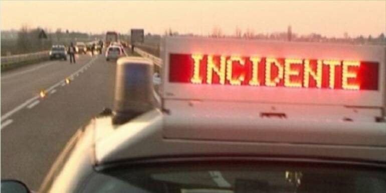 calabritto incidente stradale