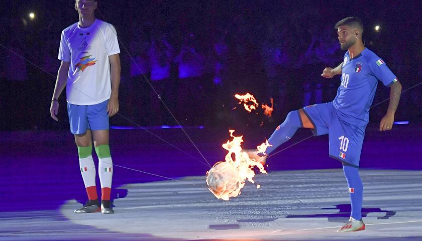 Con il calcio alla ‘palla di fuoco’ da parte di Insigne si è acceso il braciere dell’Universiade di Napoli