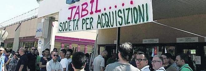 Jabil, i sindacati: ‘Sospendere i 350 licenziamenti’