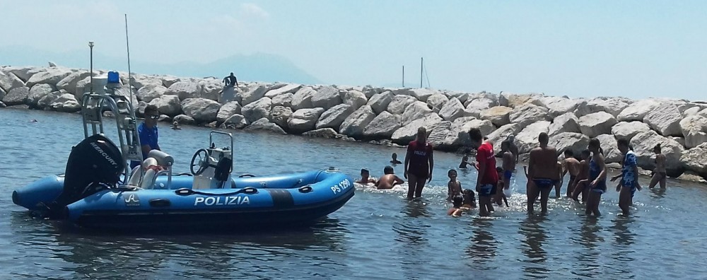 “Nuotiamo e surfiamo  insieme a Mappatella Beach”: dopo il successo della scorsa edizione, si amplia il progetto “estate sicura” delle Fiamme Oro