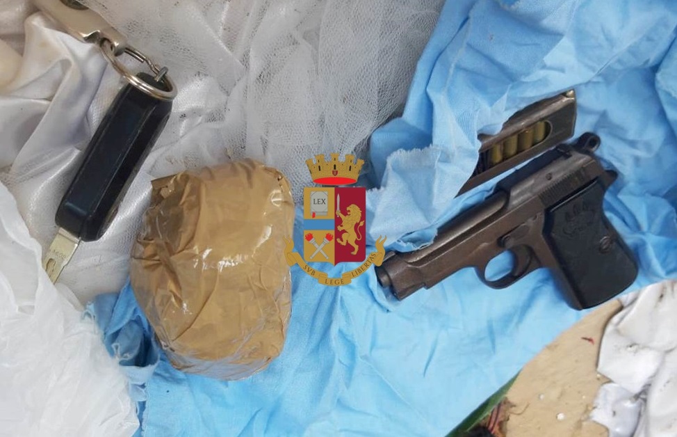 Napoli, altre armi delle stese sequestrate dalla polizia alla Sanità