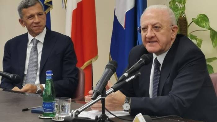 Sanità Campania, “lottizzazione in pieno agosto”: ecco tutti i super-manager