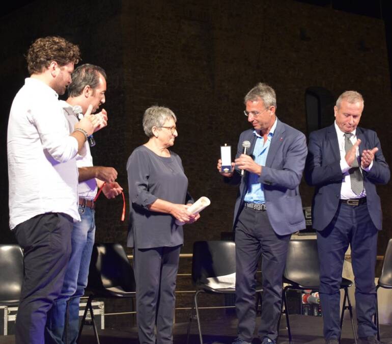 Il ministro Costa consegna la benemerenza alla memoria di Angelo Vassallo