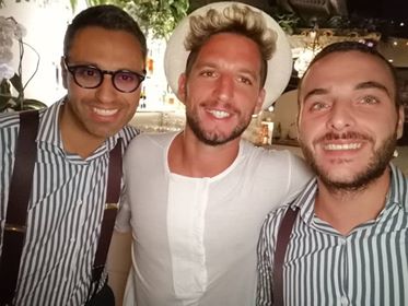 Dries Mertens a Positano brinda alla nuova stagione calcistica con i cocktail energetici di Frank Formicola