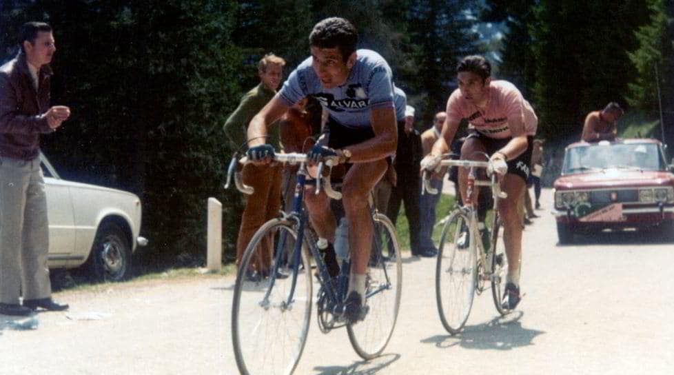 Il ciclismo mondiale piange ‘Nuvola rossa’ Gimondi: l’uomo che seppe fermare il ‘cannibale’ Merckx