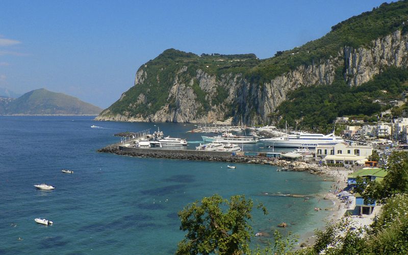 Napoli, la città Metropolitana stanzia 3 milioni per il ripascimento di Marina Grande a Capri