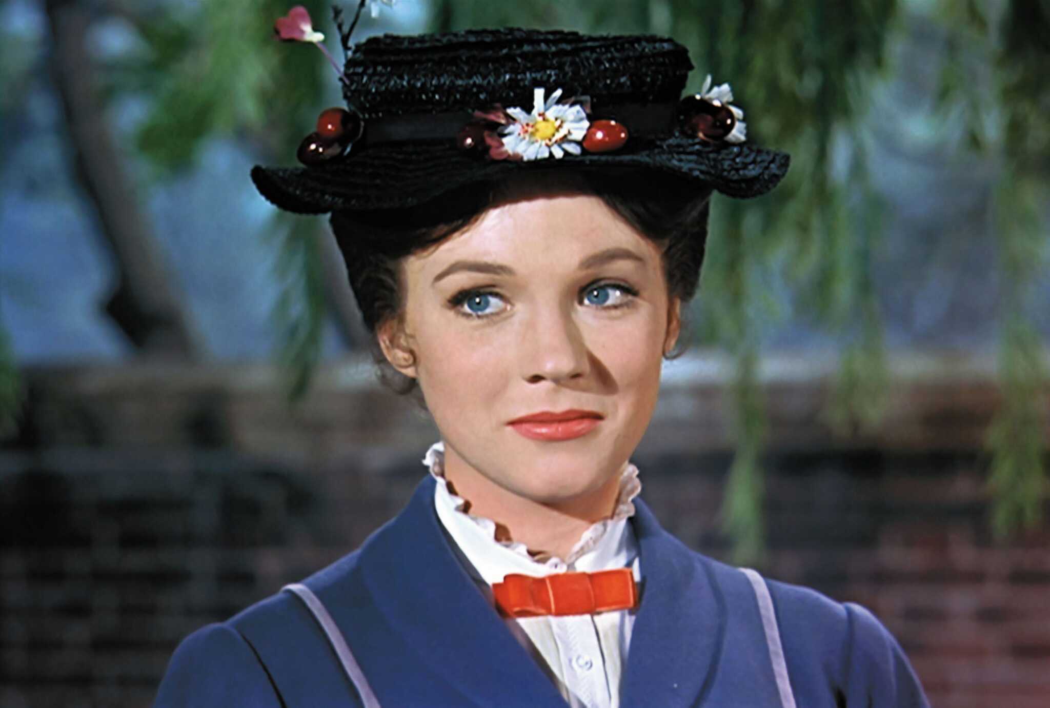 Mary Poppins, il film che rivelò il talento di Julie Andrews, compie 55 anni dalla prima proiezione