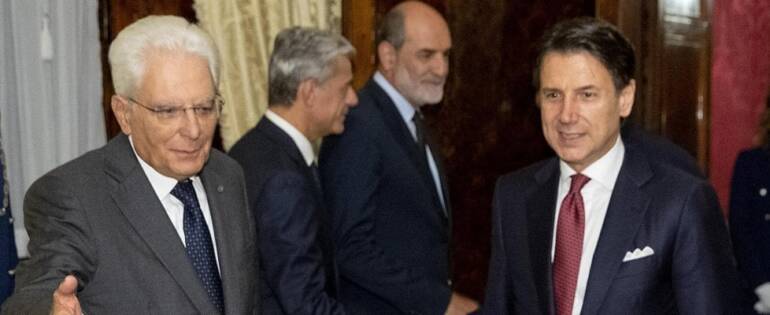 Mattarella dà incarico a Conte che accetta con riserva: ‘Sarà un governo per e non contro’