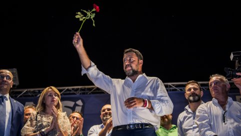 Salvini esce allo scoperto: ‘ Mi candido premier, italiani mi diano i poteri’