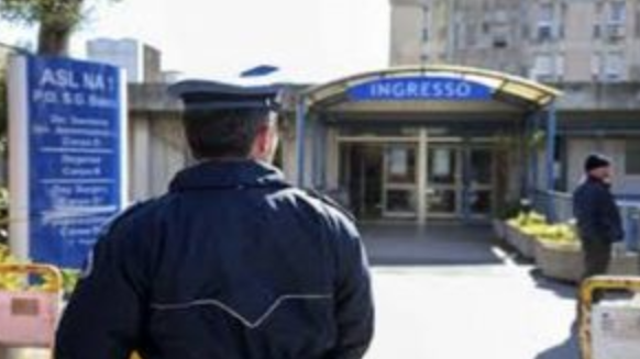 Napoli, sgomberato il bar-ristorante dell’ospedale San Giovanni Bosco: epiteti degli ex gestori verso il consigliere Borrelli