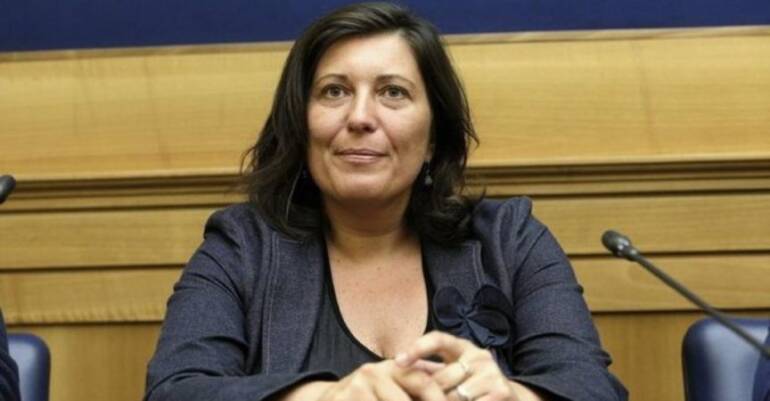 M5S, Ciarambino: ‘Ecco le nostre proposte per il sostegno alle famiglie povere, De Luca ci ascolti’