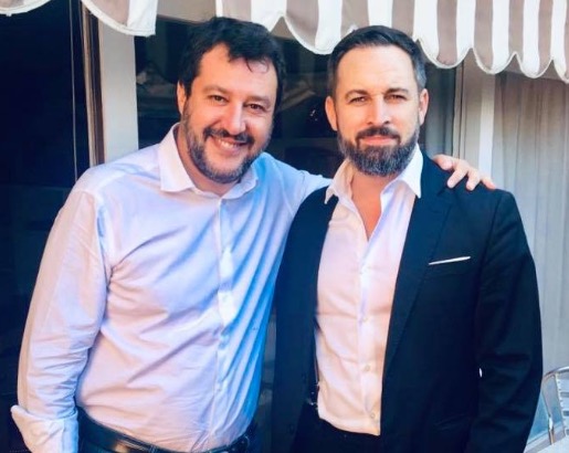 Salvini posta foto con il leader della ultra destra spagnola: ‘Uniti in difesa confini Ue’