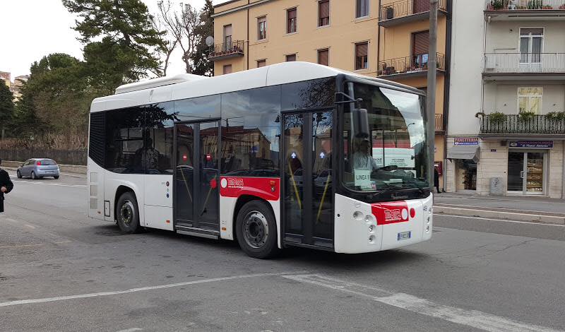 Discriminazione razziale a Benevento: migranti costretti a scendere dal bus di linea nonostante avessero l’abbonamento