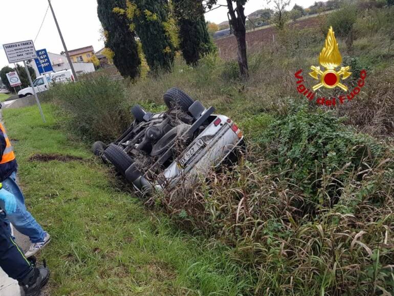 Strage sulle strade del Casertano, un’auto finisce in un fossato: tre morti e uno gravissimo