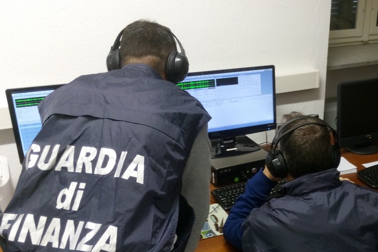 Appalti Erap ‘pilotati’, perquisizioni e otto denunce della Finanza a Pesaro e Casoria