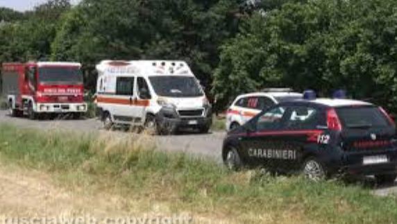 Auto finisce fuori strada, 28enne muore nel Casertano