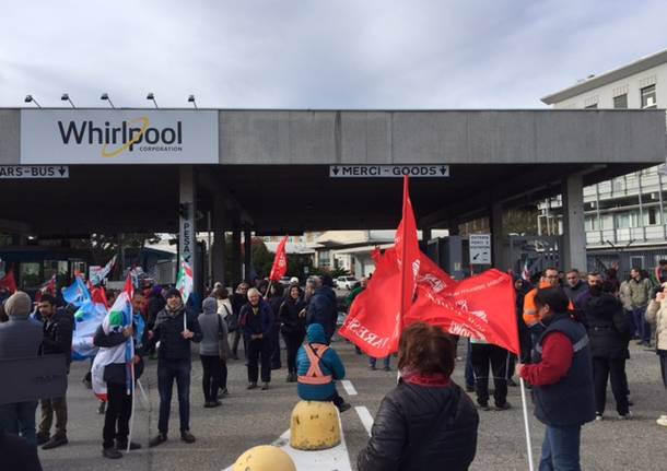 Whirlpool, i sindacati: ‘Se il Governo resta inerte, a mobilitarsi saranno i lavoratori’