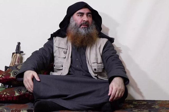 Isis annuncia il nuovo leader al-Quraishi. Minacce agli Usa: ‘Trump è un vecchio pazzo’