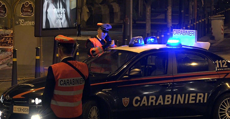 Napoli, controlli dei carabinieri al Chiatamone e ai Baretti di Chiaia: multe e denunce