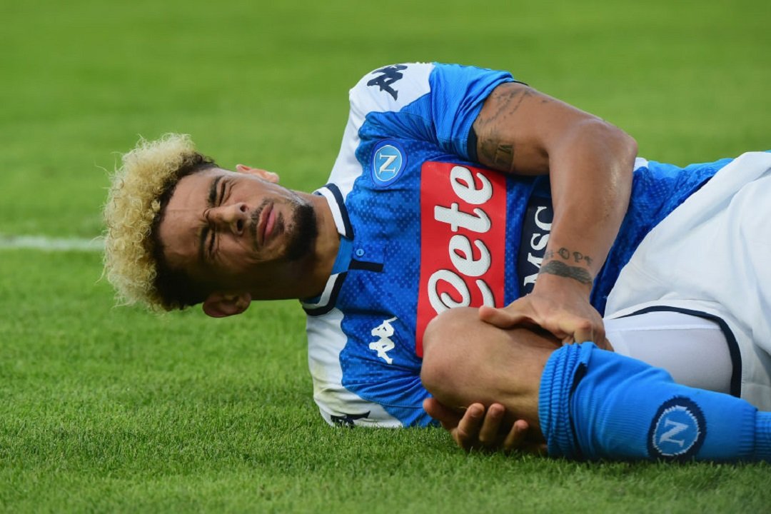 Calcio Napoli, trauma contusivo per Malcuit