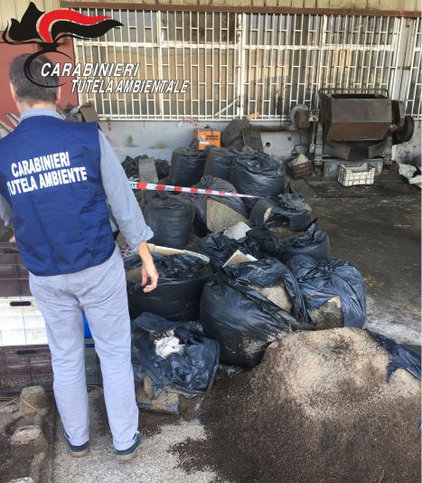 Denunciato il titolare di una ditta edile di Casoria per sversamento illecito di rifiuti pericolosi