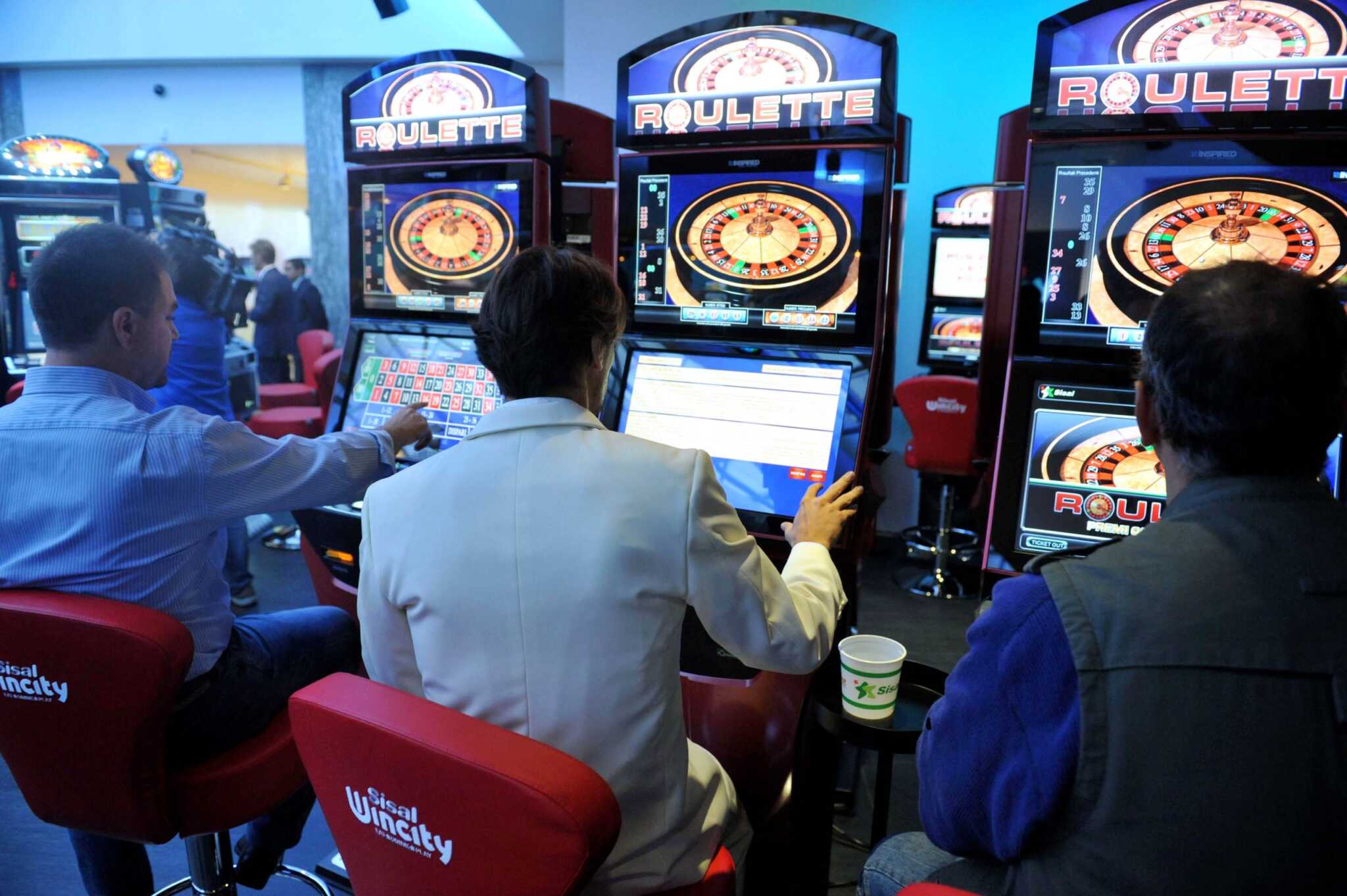 Salerno, sequestrate slot machine illegali