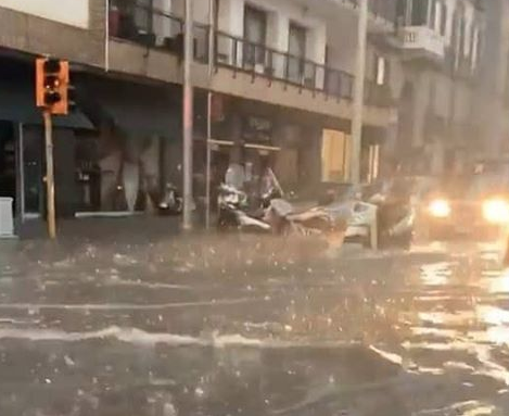 Il temporale mette Napoli e la zona flegrea sotto acqua