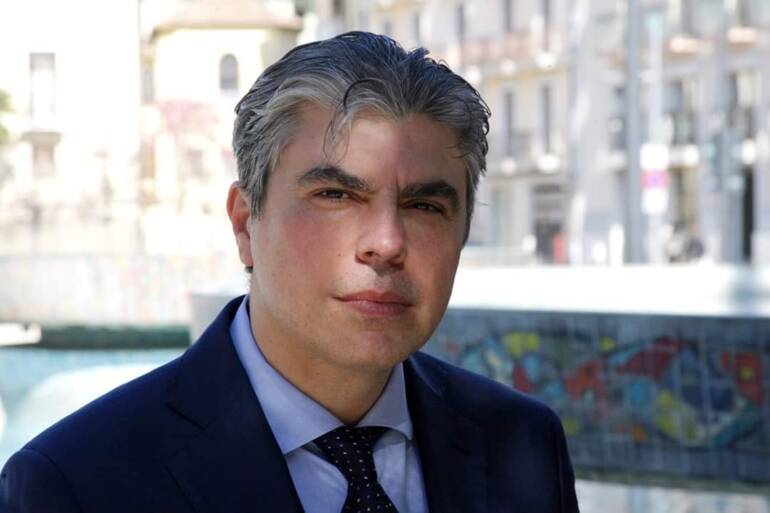 Presentazione del libro ‘Pensavo fosse un comico, invece era Troisi’ di Ciro Borrelli, sabato 26 ottobre 2019 ore 11,30 nel foyerdel Teatro Diana di Napoli