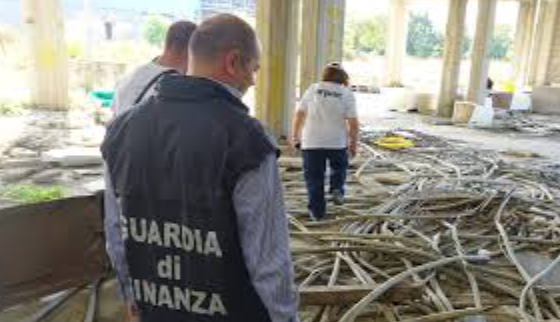 Stir di Marcianise: arrestato il dipendente che ha sepolto i rifiuti 