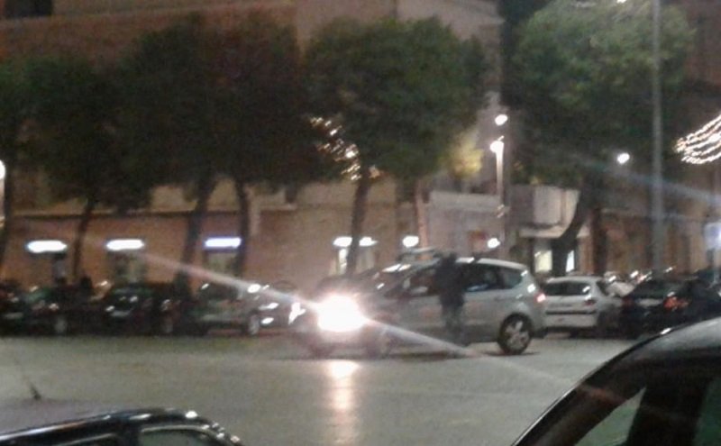 Napoli, 6 parcheggiatori abusivi denunciati nella zona di via Manzoni e Coroglio