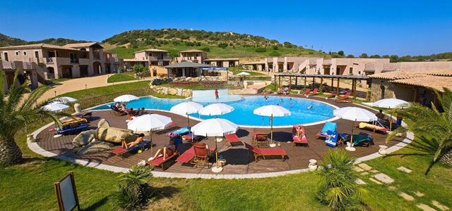 Il resort in Sardegna torna nelle mani dei “legittimi proprietari” che erano sospettati di essere collusi con i Casalesi: dissequestrati immobili per 20 milioni di euro
