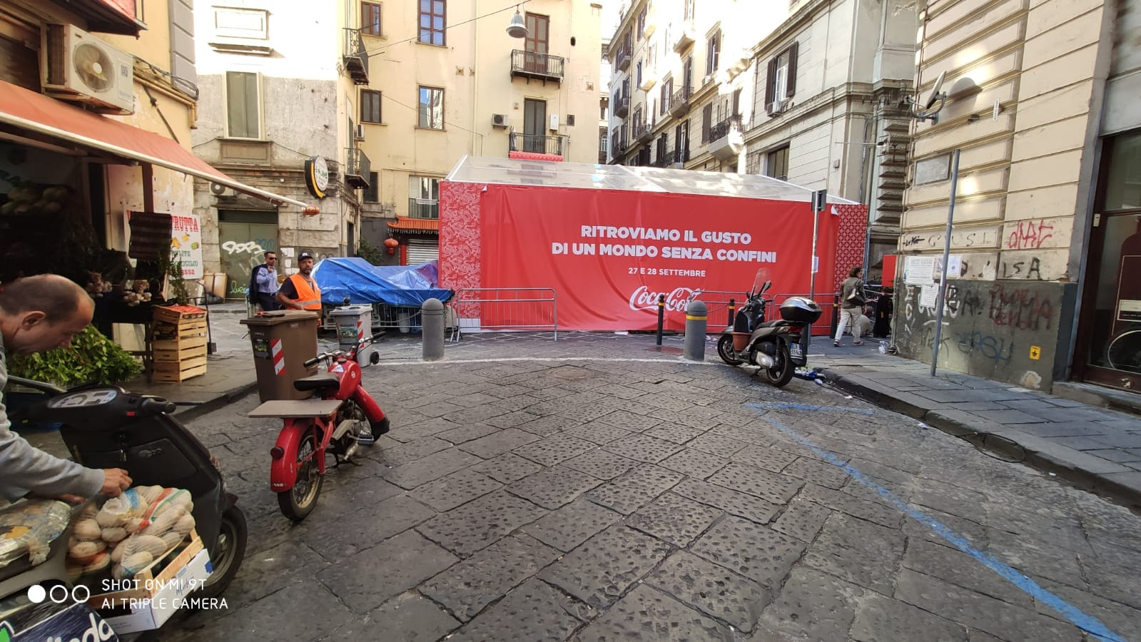 Follia a Napoli, ‘Ti sparo in testa, mi faccio 30 anni di galera’: le minacce del parcheggiatore abusivo all’assessore alla II Municipalità dopo la pedonalizzazione di via Lanzieri