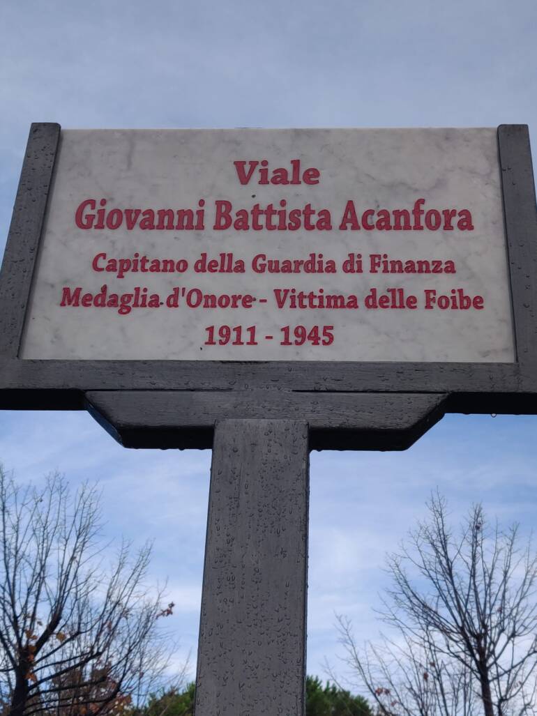 Castellammare, cerimonia di intitolazione di un viale alla memoria del capitano della guardia di Finanza Giovanni Battista Acanfora