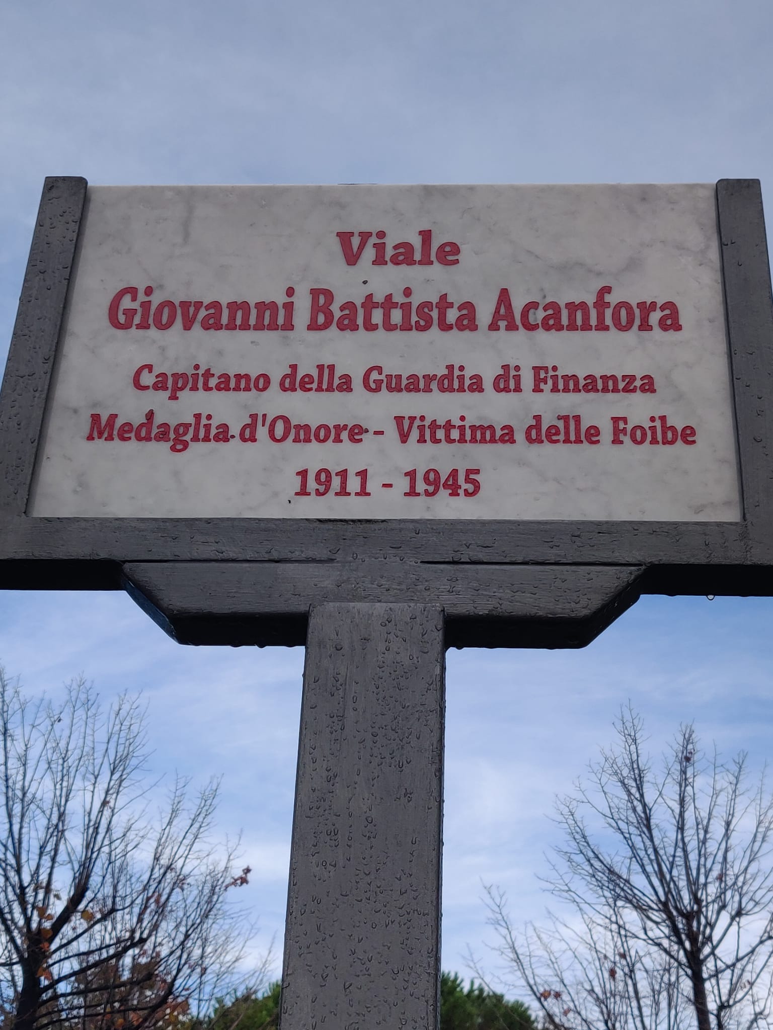 Castellammare, cerimonia di intitolazione di un viale alla memoria del capitano della guardia di Finanza Giovanni Battista Acanfora
