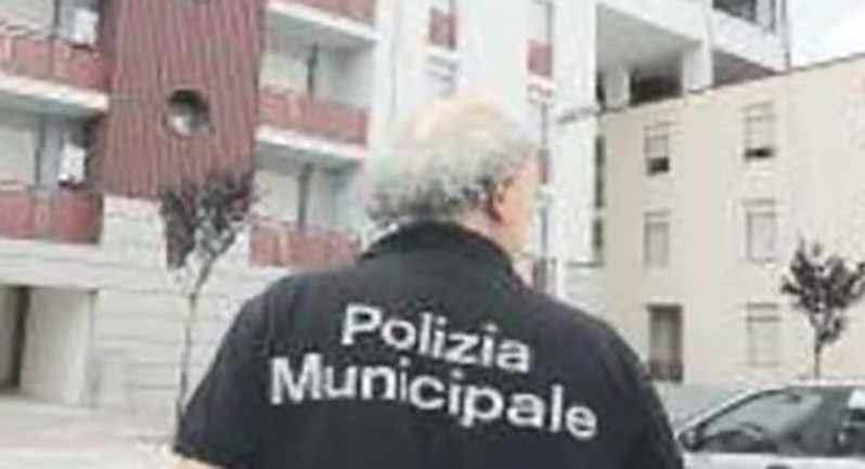 Salerno, vigili urbani ‘disarmati: la Csa scrive a sindaco e prefetto