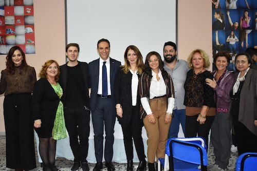 San Giuseppe Vesuviano: i “cittadini digitali” della Ceschelli incontrano il senatore Urraro