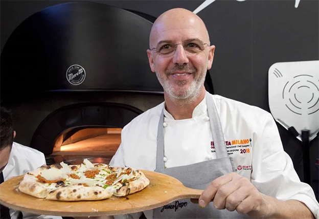 Coronavirus, il maestro pizzaiolo campione del mondo Franco Pepe chiude e dona gli alimenti ai poveri