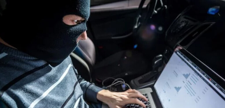 Sgominata la banda hi-tech specializzata in furti di auto: cassa comune e investimenti tecnologici