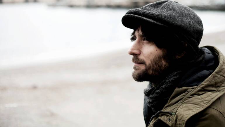 Gnut live al Club 33 Giri. Sabato 16 novembre il primo concerto dell’ottava stagione