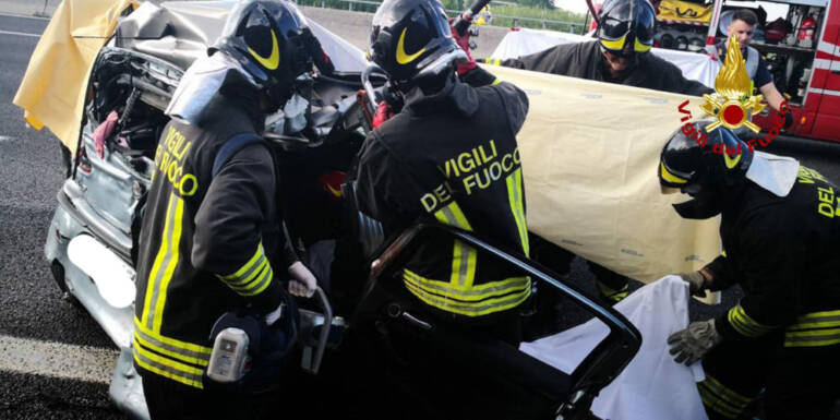 Impatto  sulla Casilina: 4 feriti. L’incidente avvenuto davanti all’ingresso di una struttura commerciale