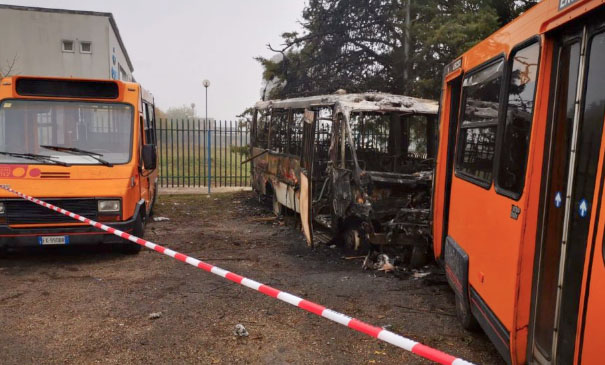 Incendio doloso ai minibus degli studenti della ditta Trotta di Benevento