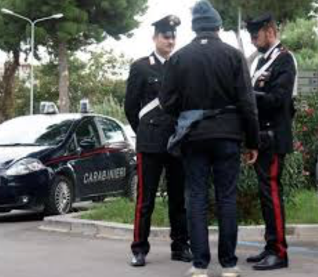 Arzano, i carabinieri scoprono parcheggiatore abusivo con reddito di cittadinanza