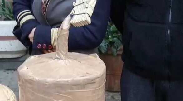 ‘Quota 100’, i carabinieri ‘svelano’ la massima insidia del prossimo Capodanno: ed è un vero ordigno che contiene quasi un kilo di miscela altamente esplosiva