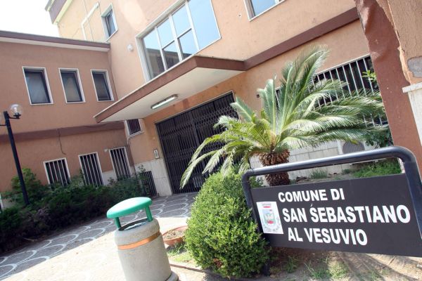 Furbetti del cartellino al servizio ecologia di San Sebastiano al Vesuvio: indagati 5 Lsu tra Scafati e Napoli