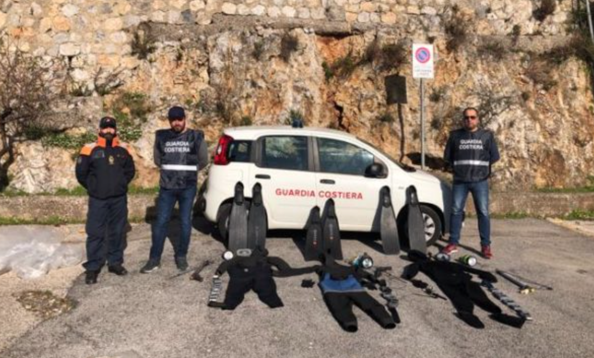 Pesca illegale nel Cilento: denunciate 3 persone, sequestrata l’attrezzatura e multe per quasi tre mila euro