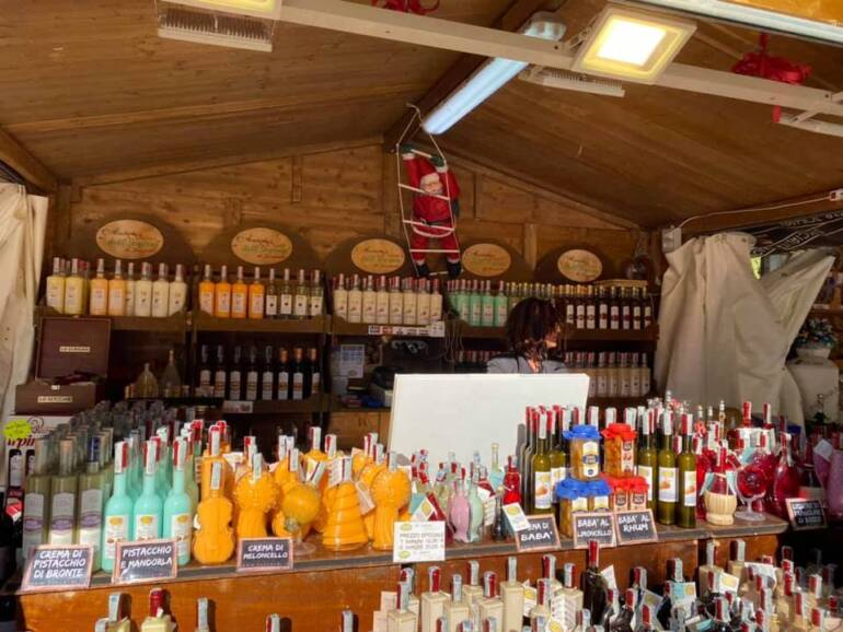 I mercatini Natalizi di Pompei continuano in piazza Bartolo Longo