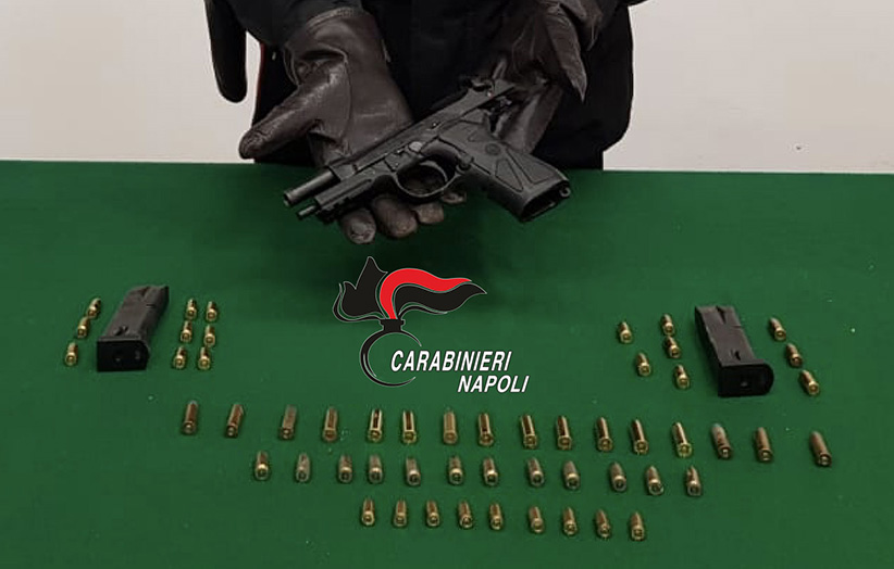 Castellammare, i carabinieri scoprono una pistola pronta a sparare nella zona di Santa Caterina
