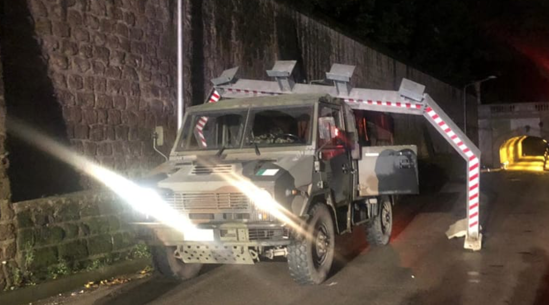 Caserta, camion dell’esercito danneggia nella notte Ponte Ercole