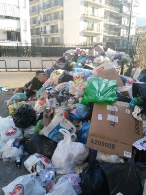 Napoli, Pianura affoga nei rifiuti