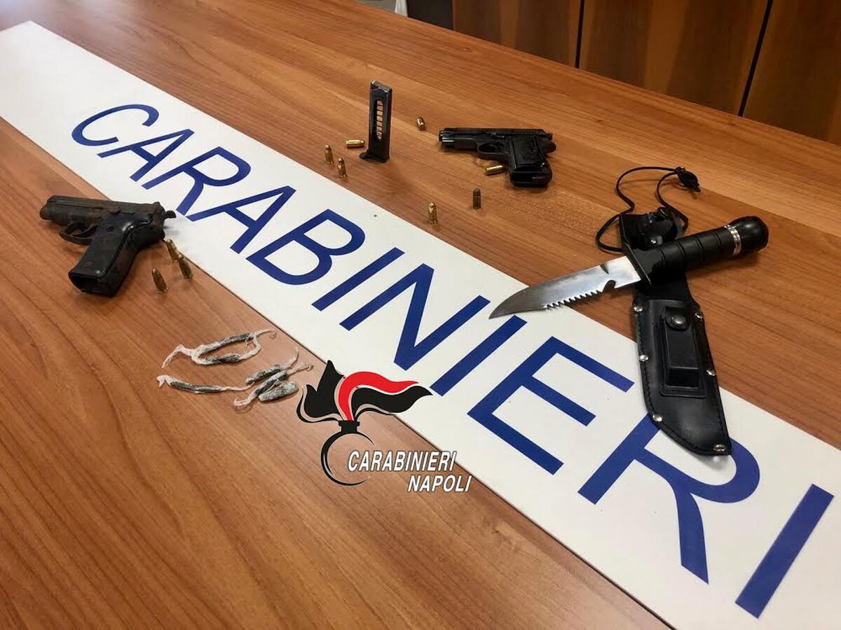 Napoli, controlli dei carabinieri in tutta la città: oltre 500 identificati